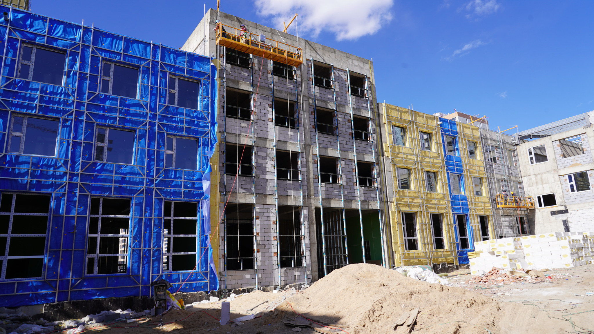 “Дулааны тавдугаар цахилгаан станц” төсөл хэрэгжих талбайн үнсийг зөөж эхэллээ